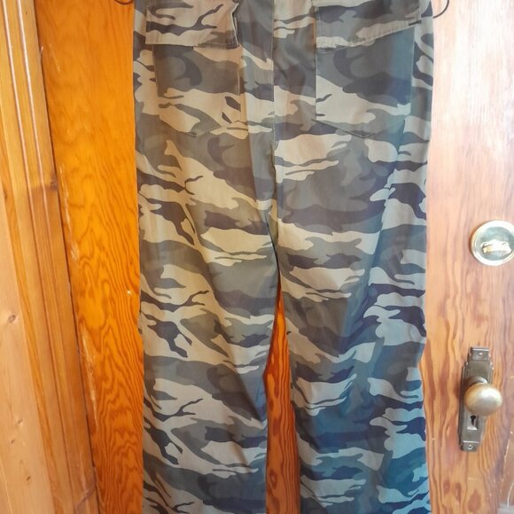 Women's camo pants - Picture 2 of 2